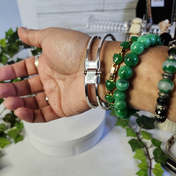 Silver Fleur de Lis Clamper Hinge Bracelet - Picture 7 of 9